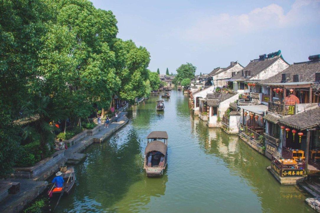 那个为追星逼父跳海，非要嫁给刘德华的杨丽娟，如今怎么样了？